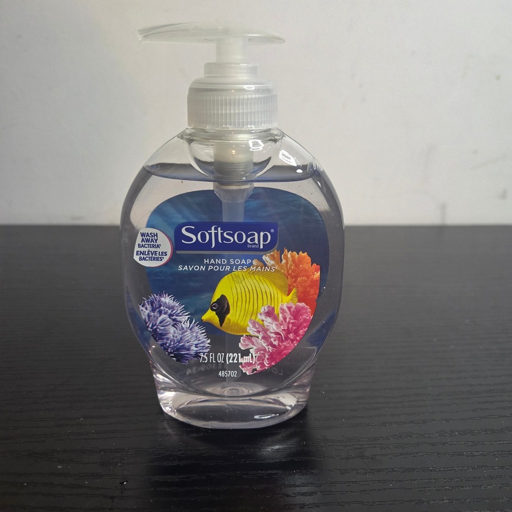 Softsoap Aquarium Series Liquid Hand Soap 7.5 fl oz Pump Bottle Clear Fresh